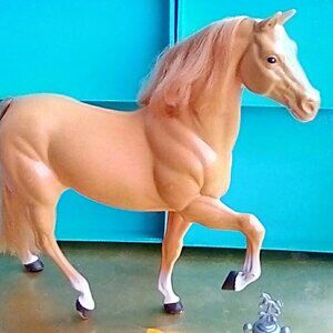 Barbie Doll  Dallas  Horse with Hay & Trophy 1980s